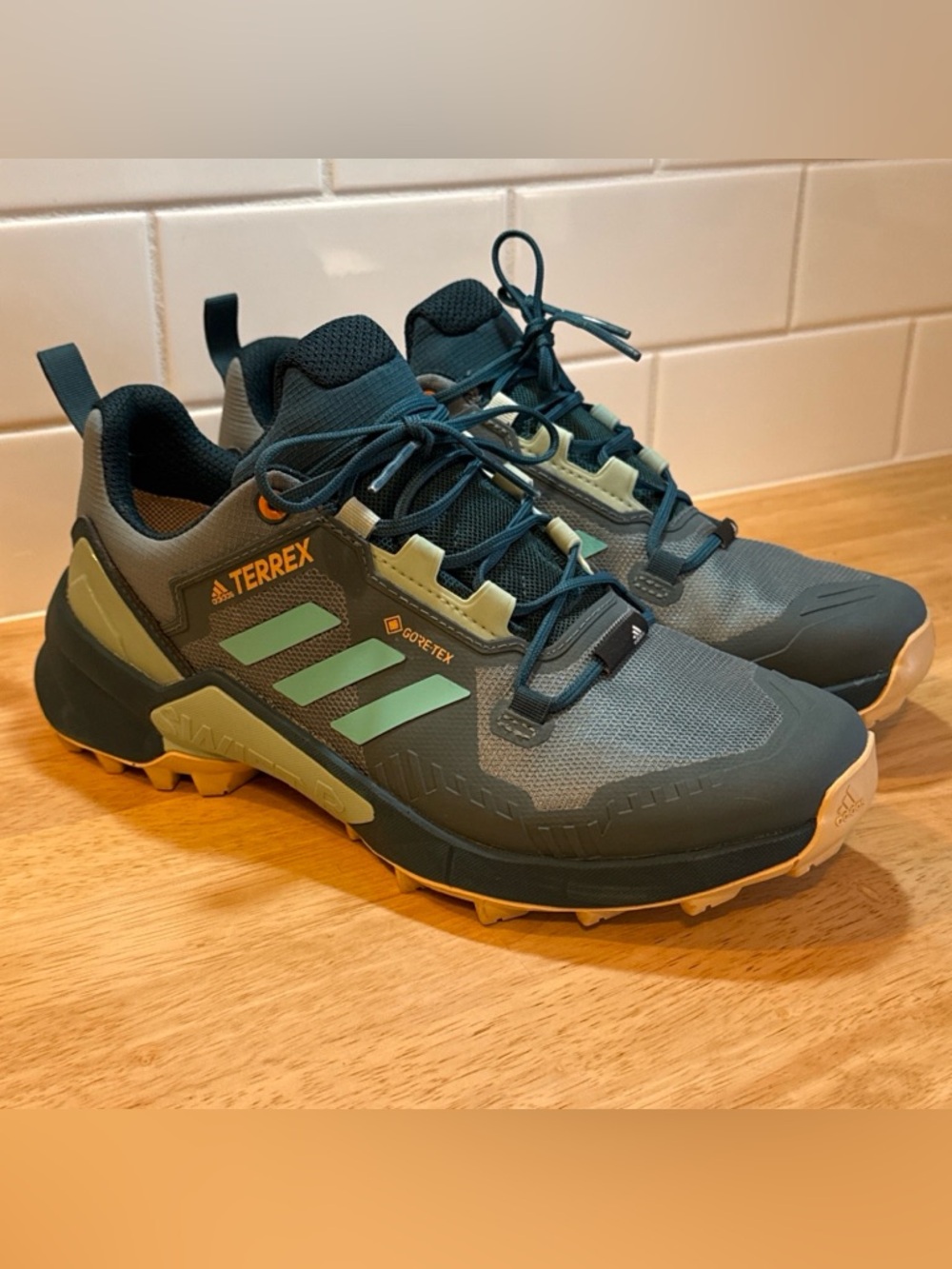 Adidas Terrex Swift R3 GTX GORE-TEX Womens Hiking Sneakers Teal Green Size W 7.5